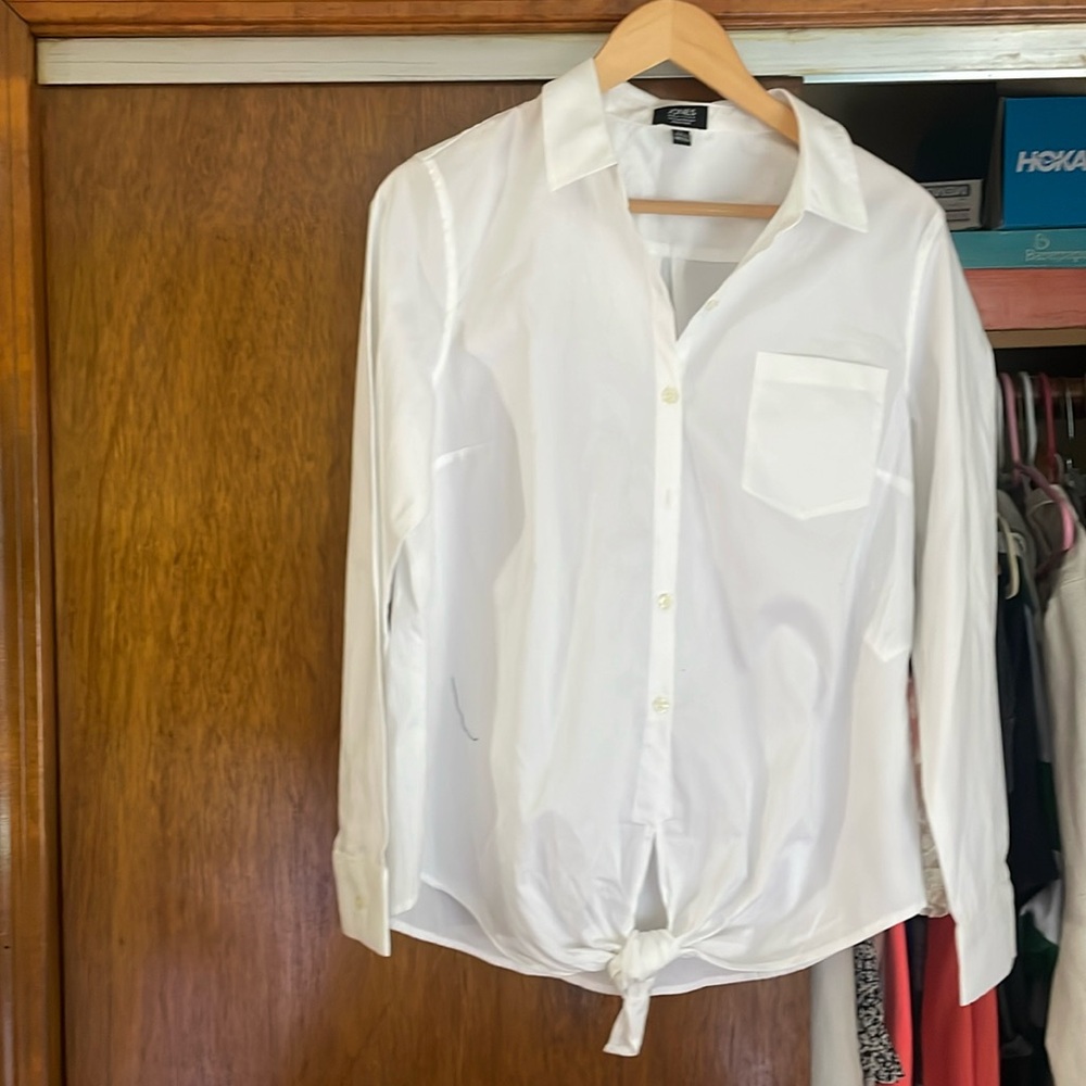 PERFECT FOR BUNDLING/Classic White Oxford shirt